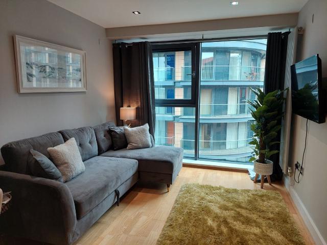 Millharbour, London E14, 1 bed flat to rent, £2,100 pcm | PrimeLocation