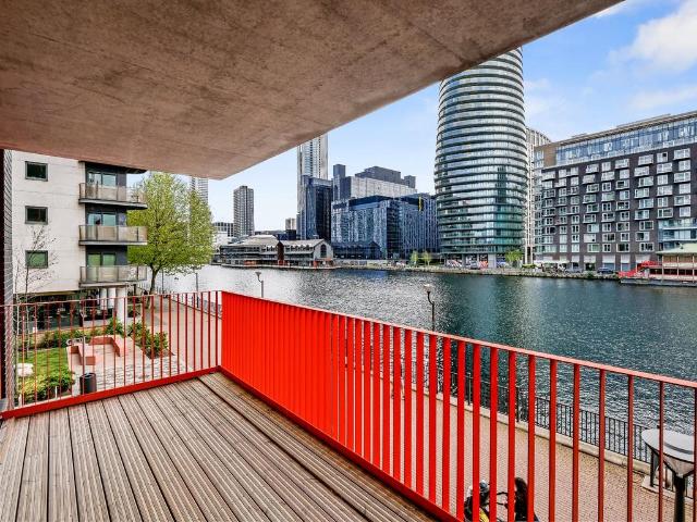 Millharbour, London, E14 2 bed flat to rent £5,100 pcm £1,177 pw