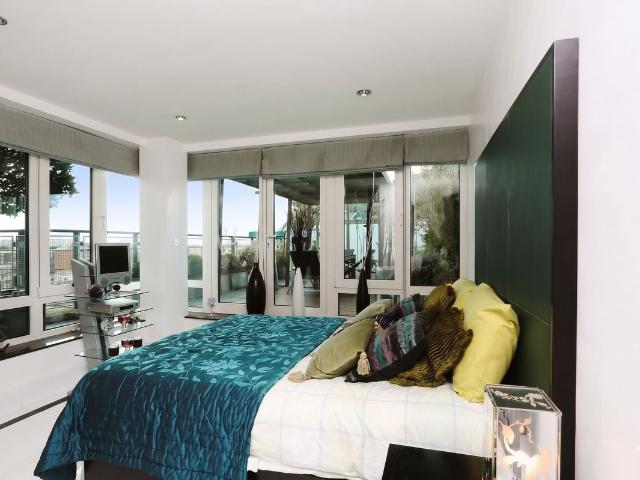 Millharbour, London E14, 3 bed flat to rent, £4,750 pcm | PrimeLocation