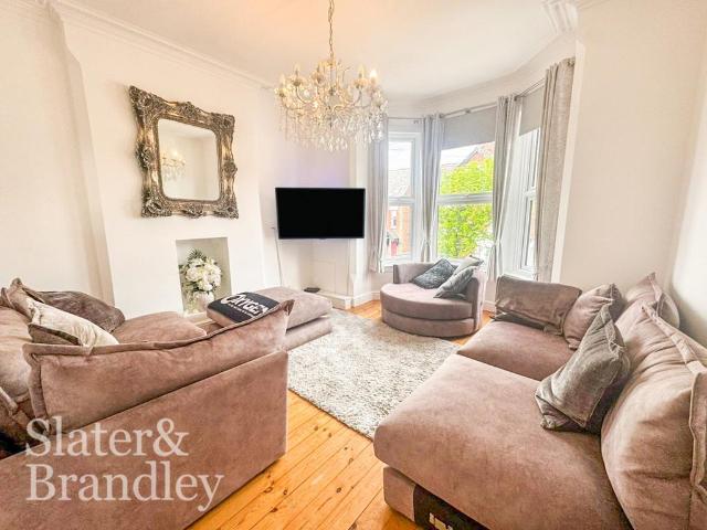 Millicent Road, West Bridgford, West. 2 bed apartment to rent £1,250 pcm £288 pw