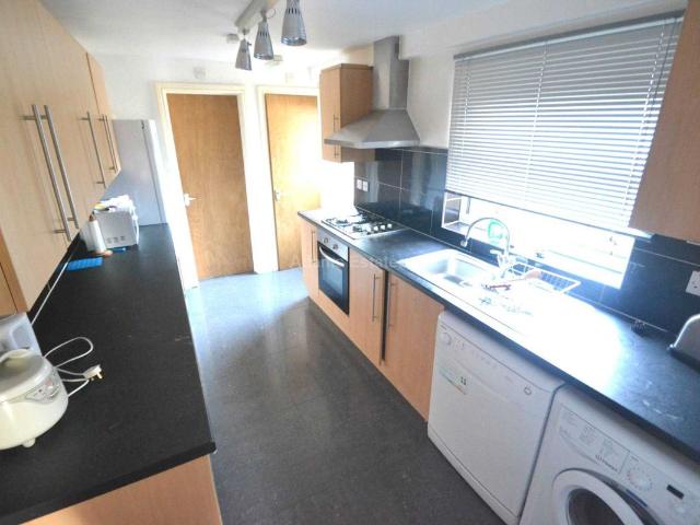 Millman Road, Reading RG2, 5 bed shared accommodation to rent, £2,975 pcm | PrimeLocation