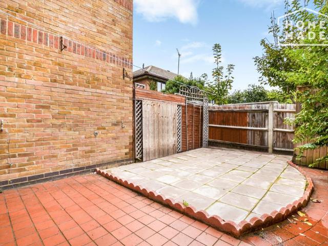 Mills Grove, Poplar, E14 3 bed terraced house to rent £2,350 pcm £542 pw
