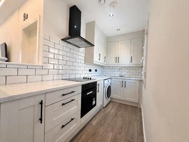 Millstone Lane, Leicester LE1 2 bed apartment to rent £995 pcm £230 pw