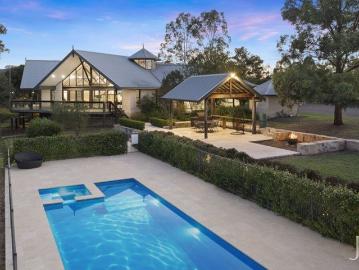East Gresford, Bingleburra - Swimming pool