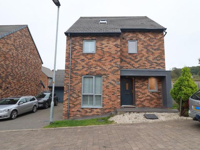 Millwood Mews, Blackburn, BB2 4 bed detached house to rent £1,550 pcm £358 pw
