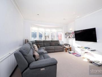 Millway, Mill Hill, London, NW7 4 bed duplex to rent £2,500 pcm £577 pw