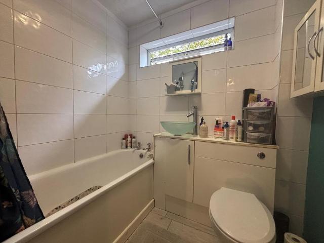 Millwards, HATFIELD 2 bed flat to rent £1,350 pcm £312 pw