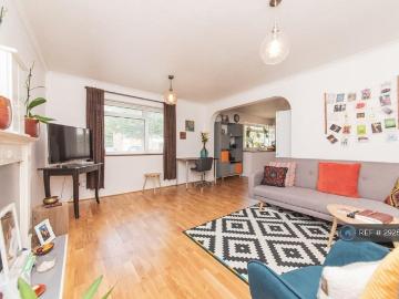 Millwards, Hatfield, AL10 2 bed flat to rent £1,700 pcm £392 pw