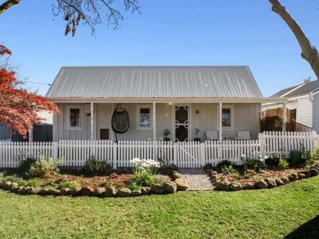 Millthorpe Cottage Filled with Charm