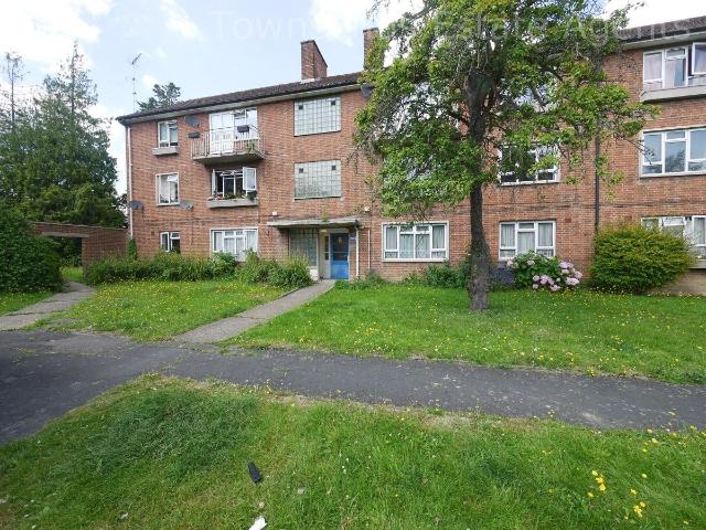 Milman Close, Pinner HA5, 2 bed flat to rent, £1,550 pcm | PrimeLocation