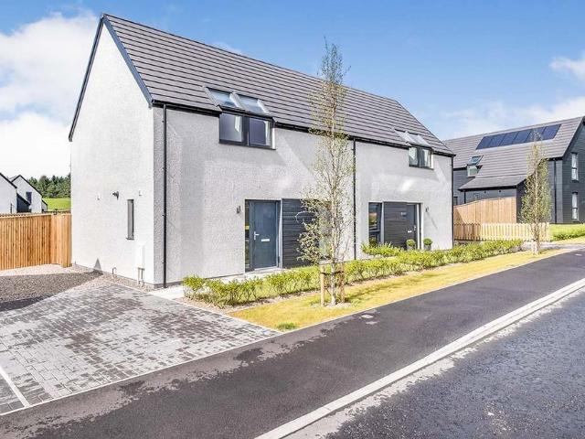 Milne Avenue, Inverness IV2 3 bed semi detached house to rent £1,300 pcm £300 pw