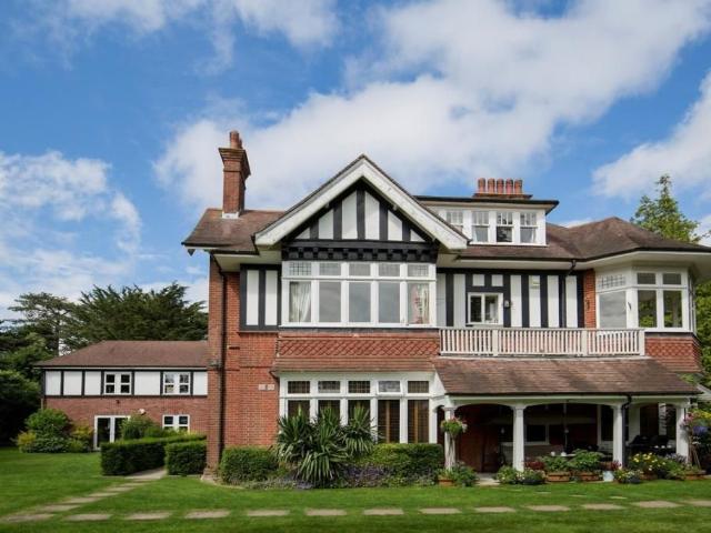 Milner Road, Bournemouth BH4, 2 bed flat to rent, £1,245 pcm | PrimeLocation