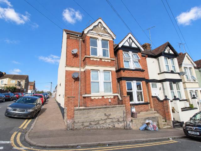 Milner Road, Gillingham, Kent ME7, 4 bed end terrace house to rent, £1,500 pcm | PrimeLocation