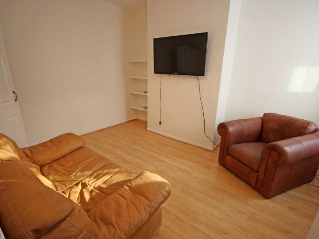 Milnthorpe Street, Salford M6, 3 bed shared accommodation to rent, £500 pcm | PrimeLocation