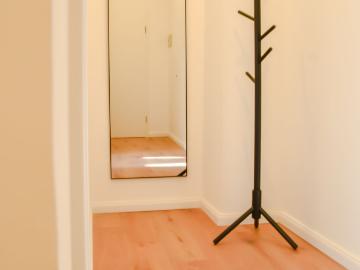 MILPAU Essen1: Experience Stylish Living in the Heart of Essen: Studio Apartment with Private Terrace, Essen Amsterdam Apartments for Rent