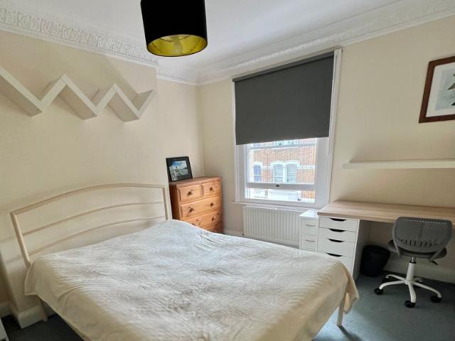 Milson Road, London W14, 2 bed maisonette to rent, £2,800 pcm | PrimeLocation