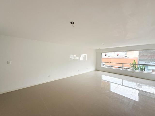 Miraflores• 125 Mtr2 • 3 Dormitorios • Vista externa • Cerca al malecón