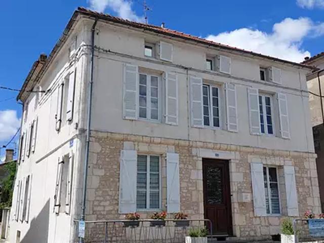 Mirambeau 17150 Achat / Vente maison 10 pièces t10
