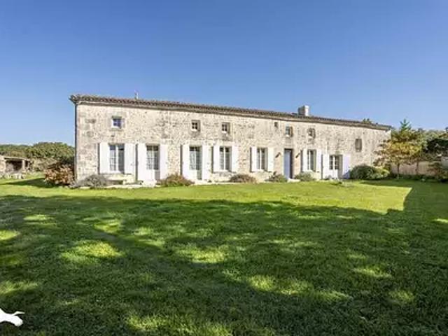 Mirambeau 17150 Achat / Vente maison 6 pièces t6 parking