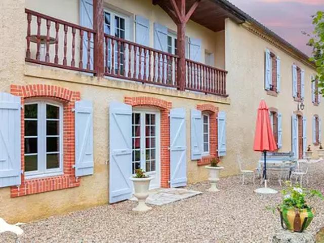 Mirande 32300 Achat / Vente maison 8 pièces t8 au dernier étage parking