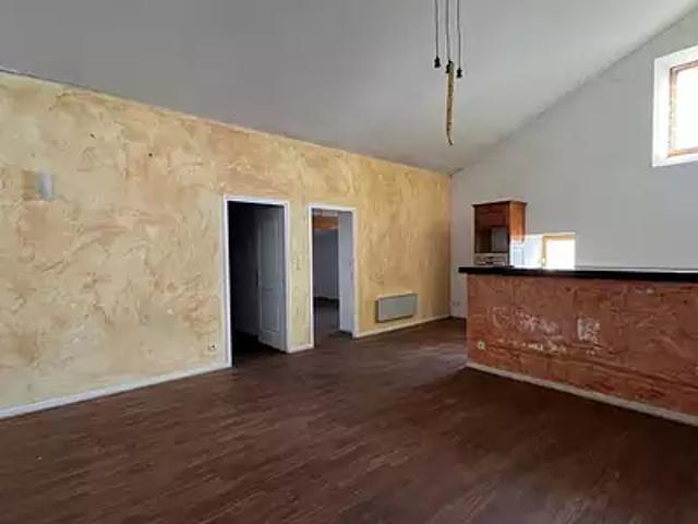 Mirande 32300 Achat / Vente appartement 4 pièces t4 au dernier étage