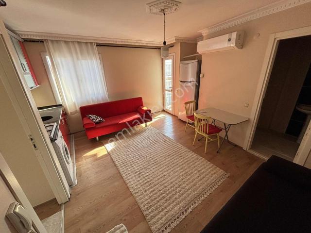 Mirden Cadde Üzeri Geniş Balkonlu Klimalı Doğalgazlı 1 + 1 Daıre