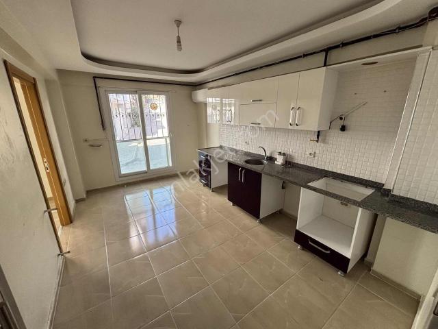Mirden Cadde Üzerinde Geniş Kiralık Eşyasız Arakat 1+1 Daire