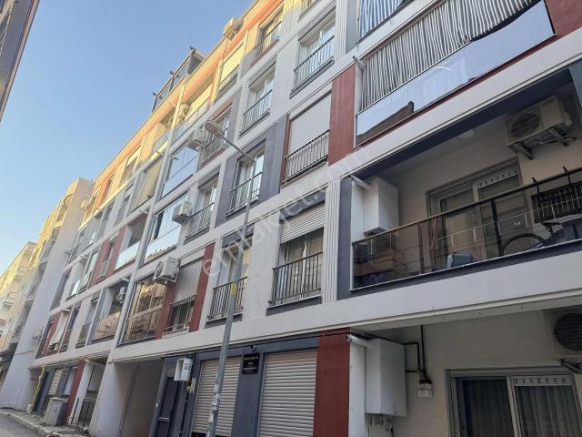 mir'den Gaziemir Meydanda 77m² Eşyalı Doğalgazlı 1+1 Daire
