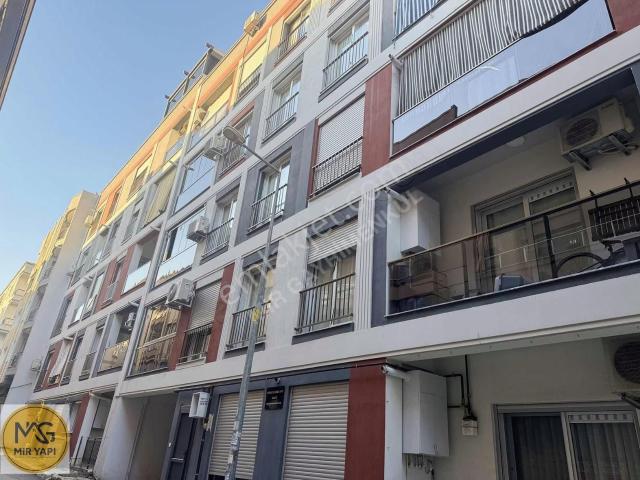 mir'den Gaziemir Meydanda 77m² Eşyalı Doğalgazlı 1+1 Daire