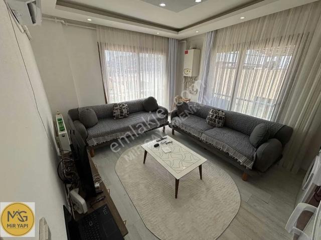 Mirden Kuruçeşmede Satılık Arakat Geniş 1+1 Daire