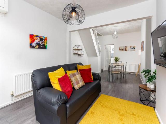 Mirfield Street Bills Exclusive. 1 bed in a house share to rent £607 pcm £140 pw