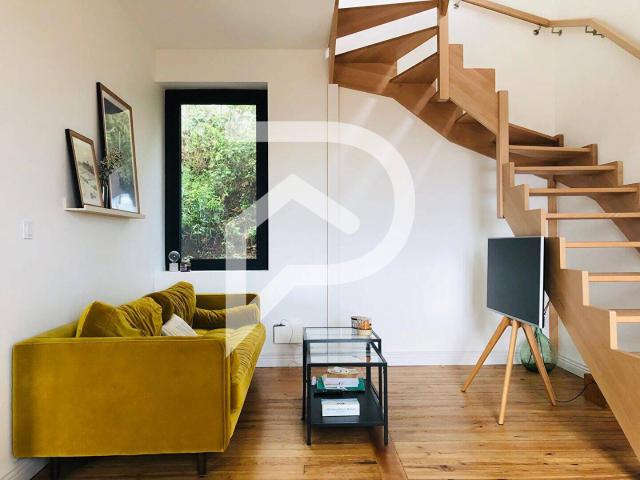 MIRIBEL ? Maison de caractère meublée, 89 m², cinq chambres, ja