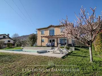 Miribel 01700 Achat / Vente maison 7 pièces t7 au dernier étage