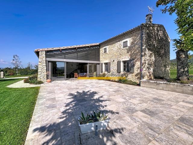 Mirmande maison en pierre à vendre