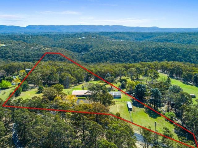 MISTY RIDGE KURRAJONG Where country living, family comfort and breathtaking scenery come together