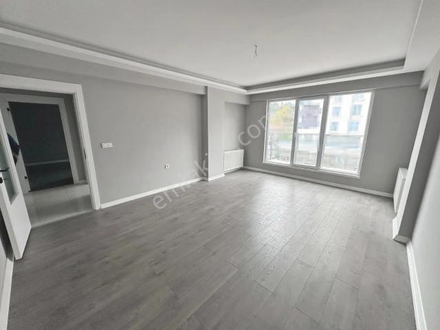 Misket Düzlükte Ara Katta Ön Cephe Full Yapılı 3+1 Satılık Daire