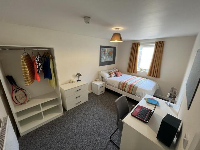 Miskin Street, Cathays, Cardiff CF24 8 bed house to rent £719 pcm £166 pw