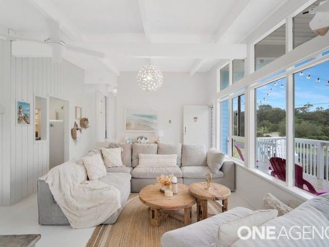 Miss Mollymook Beach House