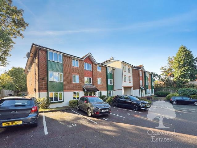 Missenden Gardens, Burnham SL1, 2 bed flat to rent, £1,450 pcm | PrimeLocation