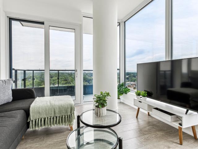 Mississauga Furnished Condo for Rent Classy 1 Bed, 1 Bath Corner Suite with Water Views and Office Den