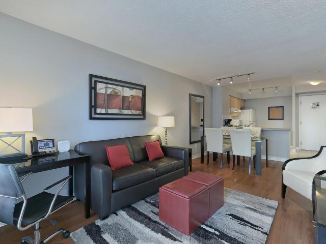 Mississauga Ontario Furnished Apartment Rental at Skymark West High End 1 Bedroom Suite with Great Amenities at a Fantastic Location