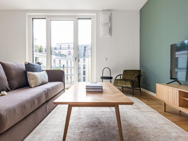 Mitte 2BR next to Hackescher Markt, Berlin Amsterdam Apartments for Rent