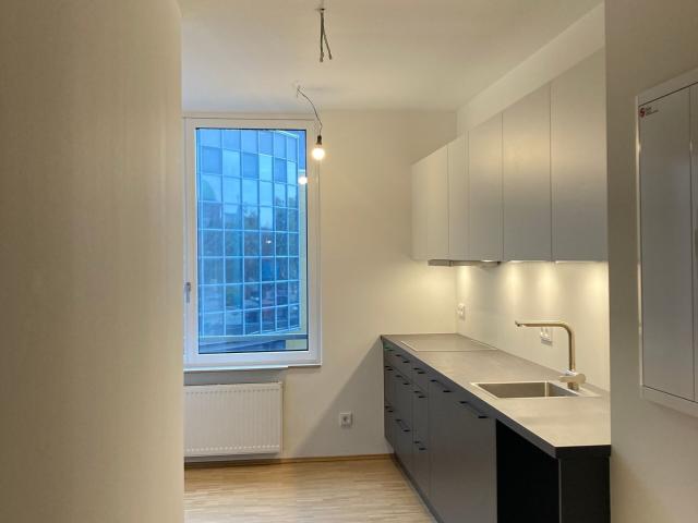 MITTE | Moderne 5 Zi. Whg. mit Balkon, Einbauküche und TG Stellplatz optional