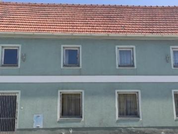 Villa zum Verkauf in 3753 - Garten