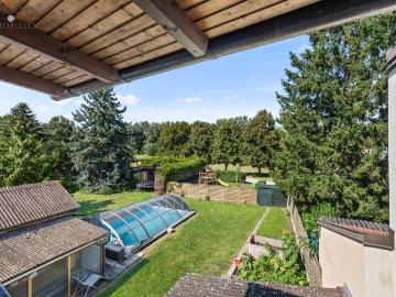 Mitten im Grünen und doch in der Gemeinschaft Willkommen in Ihrem neuen Zuhause, mit Freifläche, Pool und Raum für Ihre Ideen