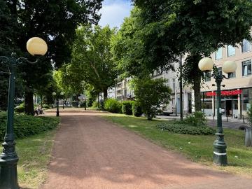 Mitten im Zentrum Modernisiertes Wohn /Geschäftshaus in Krefeld