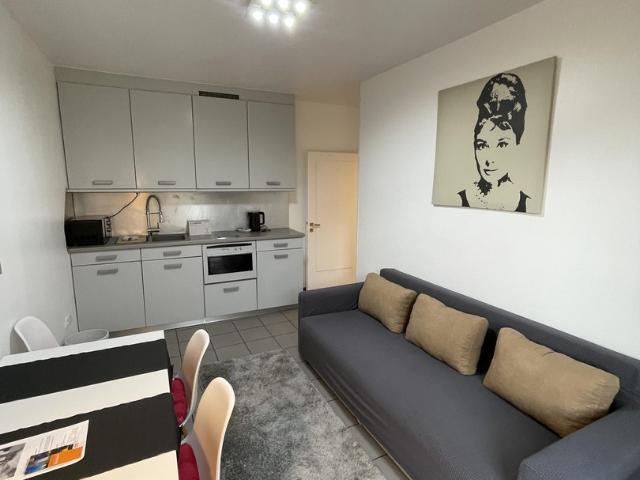 Mitten in der Altstadt! Schöne 2 Zimmer Wohnung nähe Carlsplatz
