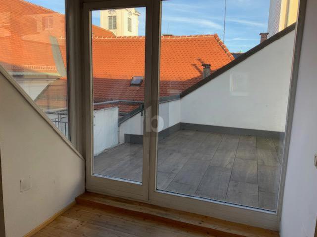 MITTEN IN DER STADT: VOLL SANIERT MIT SCHLOSSBERG AUSBLICK