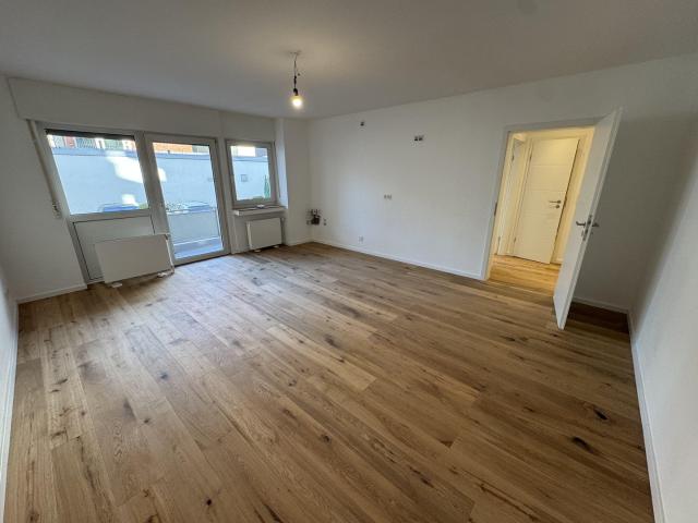 Mitten in Köln: Hochwertig kernsanierte Wohnung mit eigenem Parkplatz