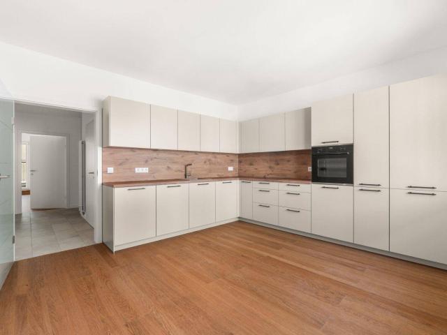 MITTEN IN KLAGENFURT: 95 m2 Wohnfläche, Balkon in der Innenstadt! Kernsaniert!